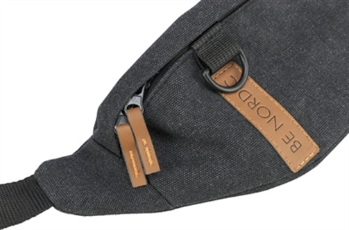 TRIXIE BE NORDIC HEUPTAS ZWART 24X8X11 CM RIEM 50-165 CM