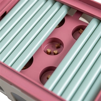 TRIXIE CAT ACTIVITY ROD BOX WIT / BORDEAUX 20X16X12 CM
