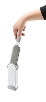 TRIXIE HARENPLUIZENBORSTEL MET REINIGINGSSTATION WIT / GRIJS 33 CM