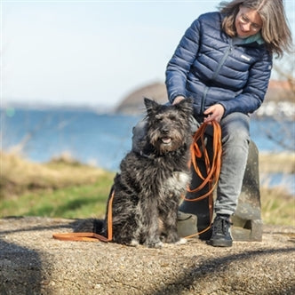 TRIXIE SLEEPLIJN MET RUBBER BEKLEED ZONDER HANDLUS ORANJE 5 MTRX1,5 CM