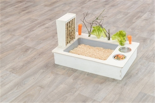 TRIXIE VOEDERSTATION MET VOERBAK / WATERBAK / HOOIRUIF HOUT NATUREL 70X47X41 CM